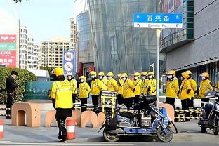 小气☹️！歌手：鹈鹕只给1000美元就想让我表演 还不给球票！